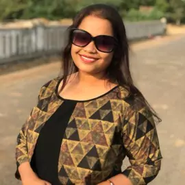 author bio - srushti-shah